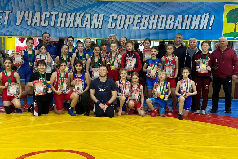 Доминировали «богатырши» и усманки