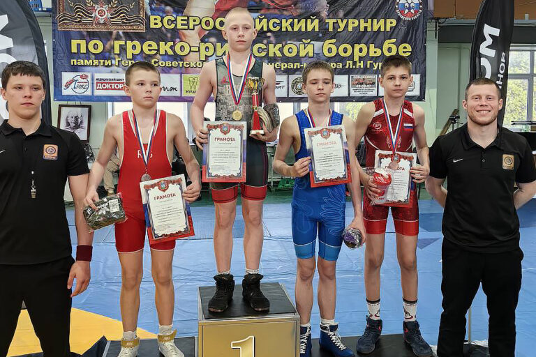 Дюжина медалей из Орла