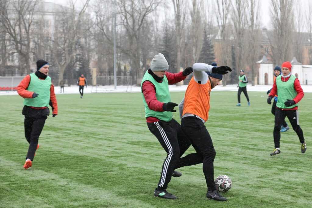 Рыбин помог СШ № 12, «Сокол» обыграл «молодёжку»