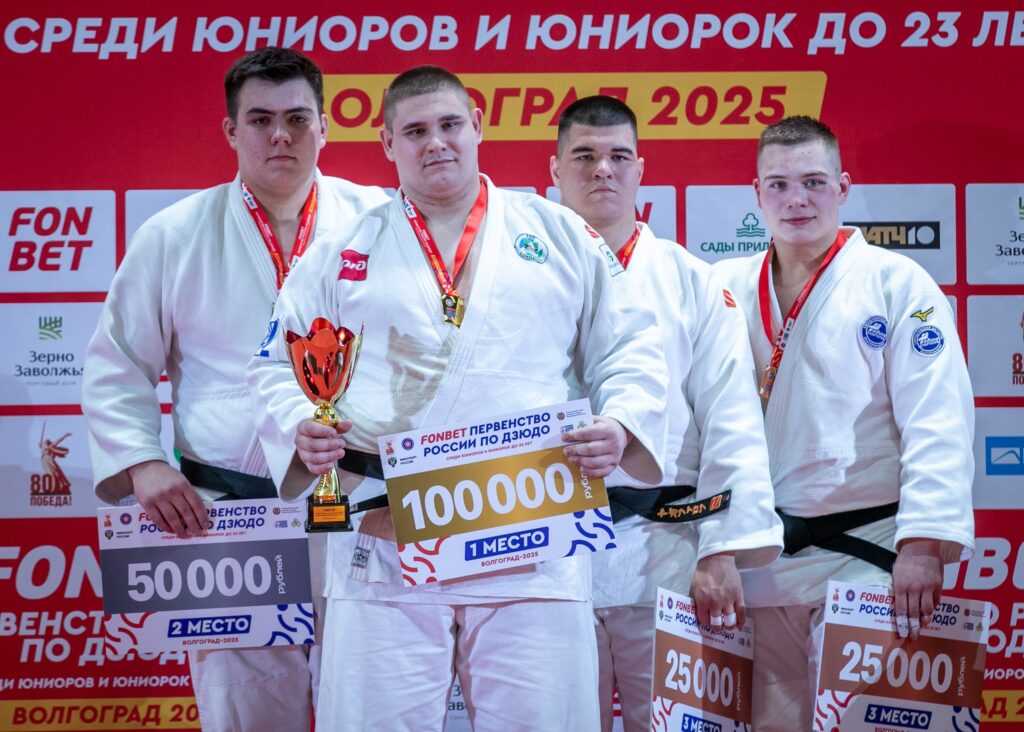 Якушев «закрыл Россию», Бизина и Поздняк пробились на подиум и в сборную (видео)