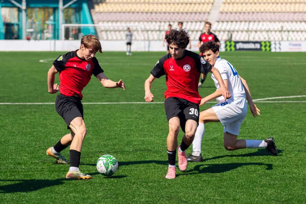 «Тотал меньше» в двойном дерби с «Факелом» (видео)