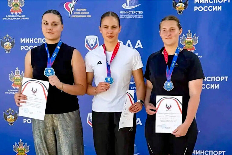 Два пьедестала Марии, бронза Даниила
