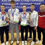 Три бронзы школьников-бойцов