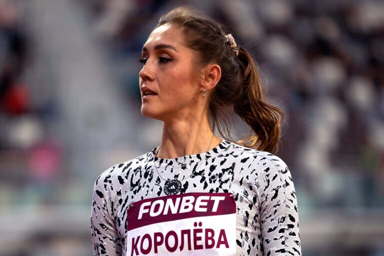 В борьбу за награды вмешался ливень (видео)