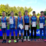 Два пьедестала на 16 бегунов