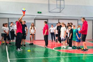 Футбол и «Металлург» идут в школы